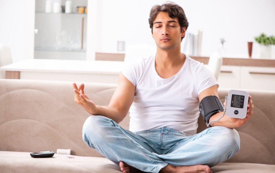 yoga-for-high-blood-pressure:-healthifyme